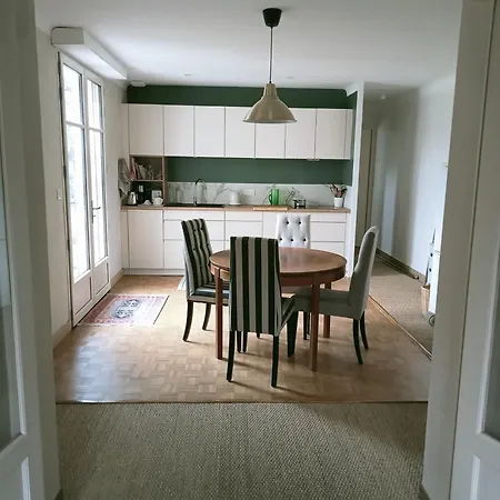 La Maison Des Roses